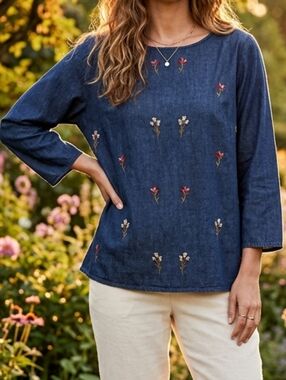 Country Store Floral Embroidered Jean Top Denim Blouse Cottagecore Tradwife